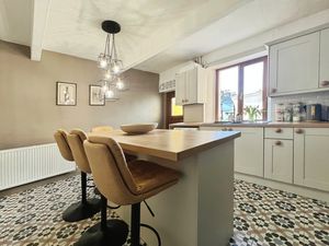 Kitchen- click for photo gallery